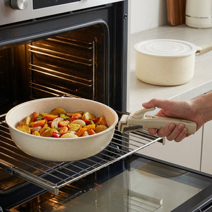 3. Tres-en-Uno: Cocina, Hornea y Guarda